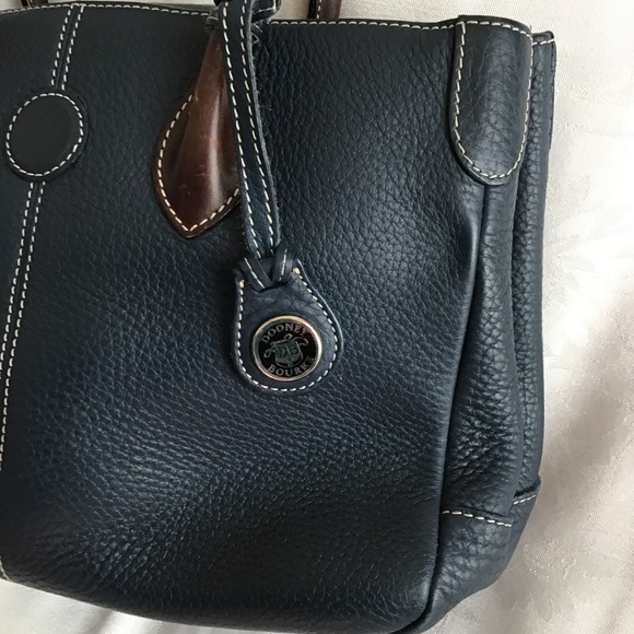 DB417DooneyEssex.jpg Vintage Dooley & Bourke - Navy Pebbled Leather